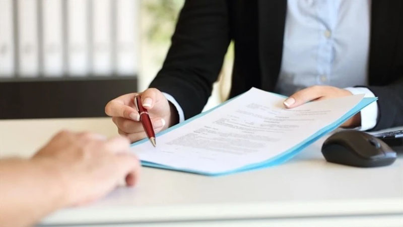 Ký kết hợp đồng thám tử