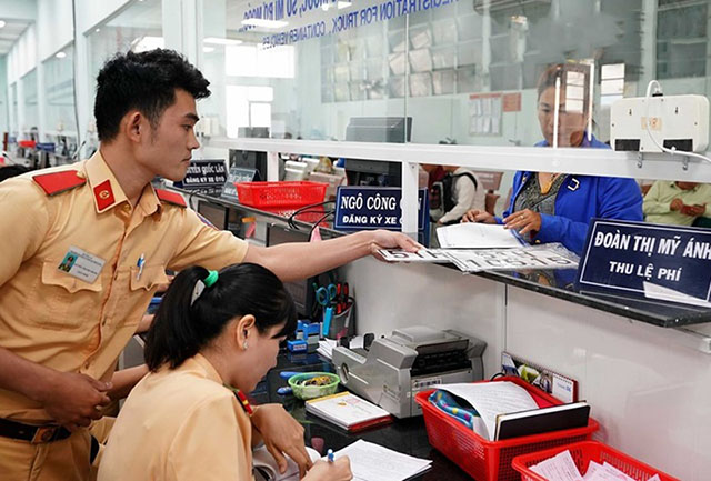 Lien-he-truc-tiep-co-quan-Cong-an-hoac-Cuc-Dang-kiem