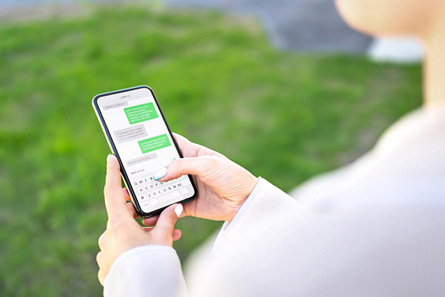 Dau-hieu-nhan-biet-ngoai-tinh-online