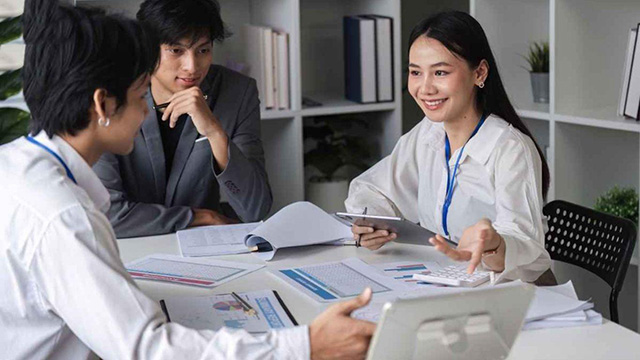 Chu-y-den-thai-do-cua-nhan-vien