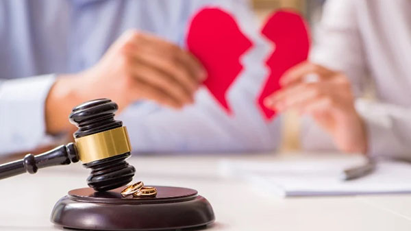 Chồng ngoại tình có nên ly hôn? 5 Câu hỏi trước quyết định